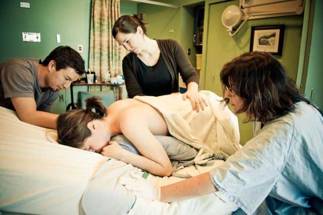 Arriva la �doula": �Per le neo mamme lasciate sole o nelle mani di familiari soffocanti�